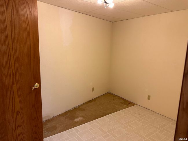 1351 Township Road, House other with 2 bedrooms, 2 bathrooms and null parking in Stronghurst IL | Image 35