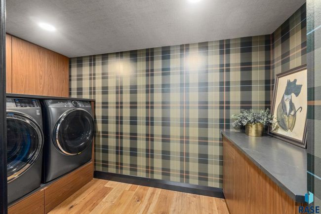 UNIT-102 - 151 E 4 Th Pl, Condo with 2 bedrooms, 3 bathrooms and null parking in Sioux Falls SD | Image 38