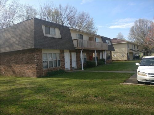 687 N Betty Jo Dr, Fayetteville, AR, 72701-1561 | Card Image