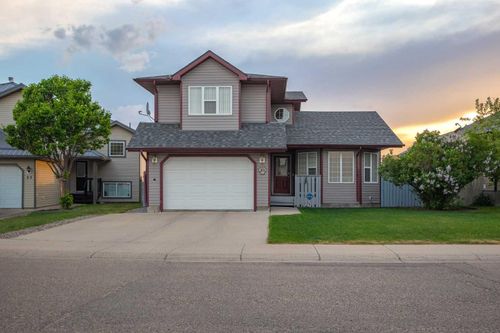 27 Upland Manor, Brooks, AB, T1R1L4 | Card Image