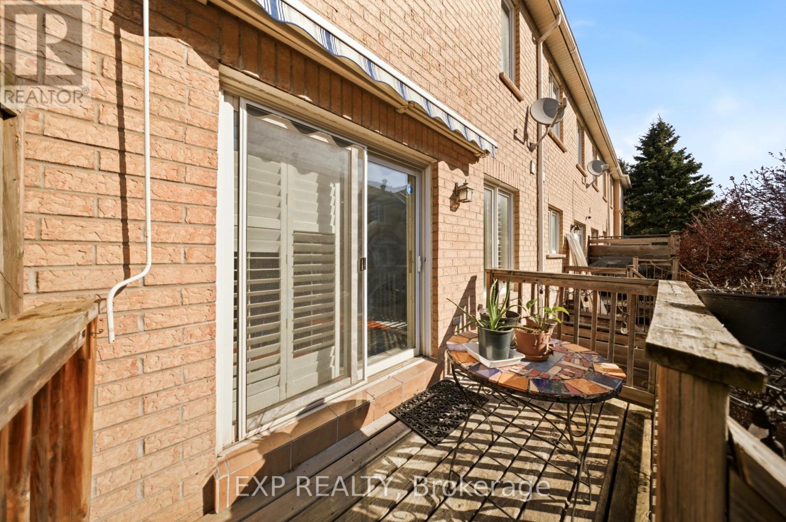 Residential in Brampton (Downtown Brampton) 5