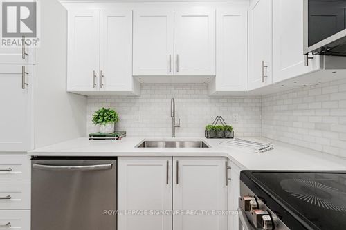 501-284 Bloor St W, Toronto, ON, M5S3B8 | Card Image