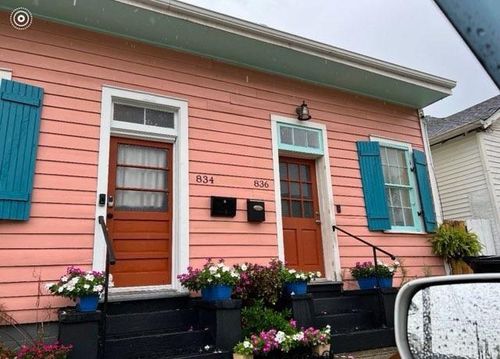 834 Josephine Street, New Orleans, LA, 70130 | Card Image