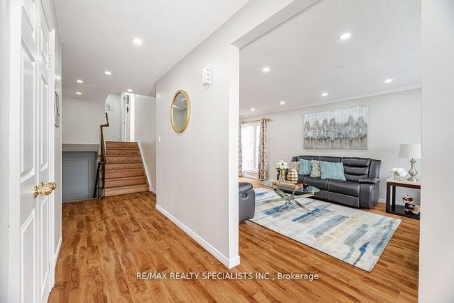 36 Blackthorn Lane, House other with 6 bedrooms, 2 bathrooms and 4 parking in Brampton ON | Image 4