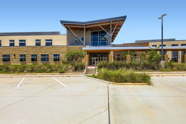 Redbud Elementary School | Image 32