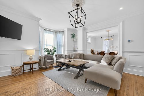 4456 Park St, Niagara Falls, ON, L2E2P6 | Card Image