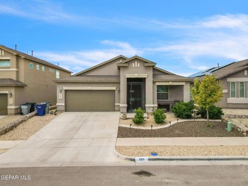 237 Gonzalo Cir, El Paso, TX, 79932-2247 | Card Image