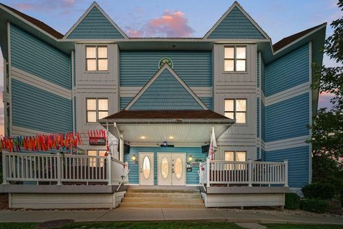 212-123 Center Street, Lake Geneva, WI, 53147 | Card Image