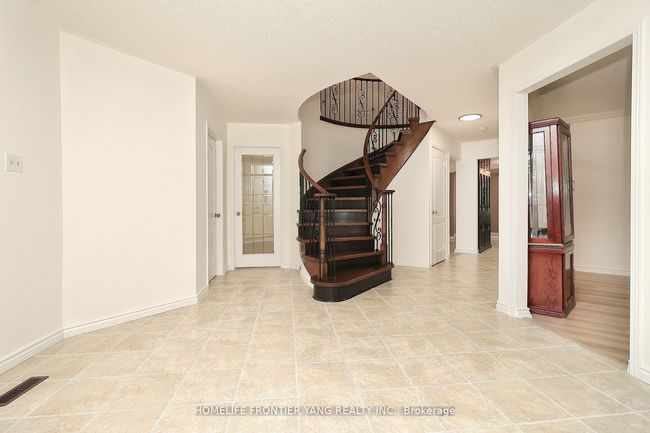 8 Wigston Crt, House other with 5 bedrooms, 3 bathrooms and 4 parking in Whitby ON | Image 23
