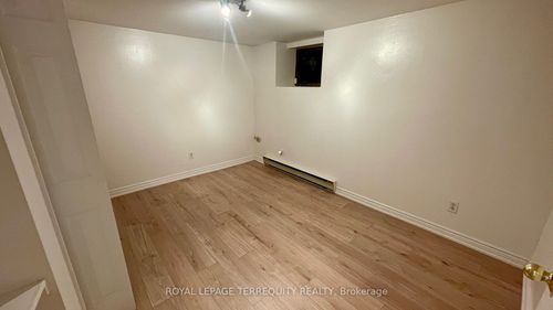 bsmt-150 Albany Ave, Toronto, ON, M5R3C4 | Card Image