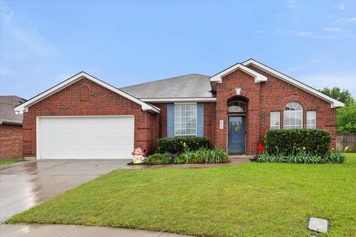 202 Creek Point Ln, Arlington, TX, 76002-3490 | Card Image