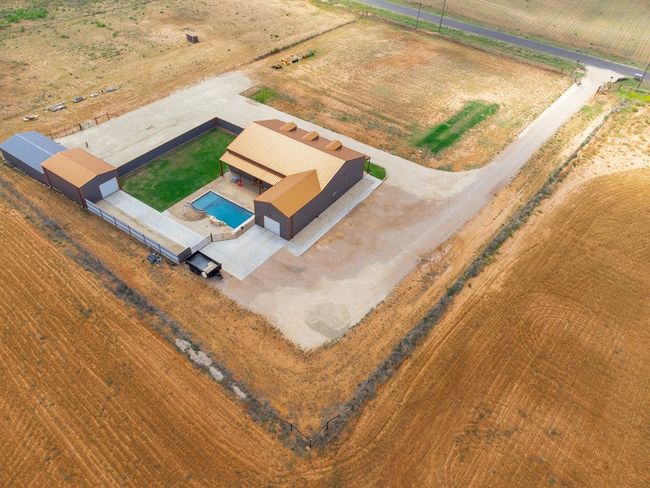 10408 E Midway Rd, House other with 4 bedrooms, 3 bathrooms and 4 parking in Big Spring TX | Image 58