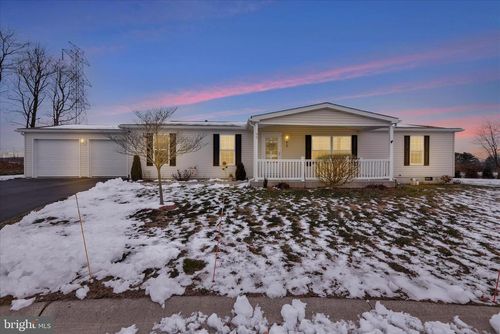 77 Bauer Dr, LEBANON, PA, 17046-9233 | Card Image