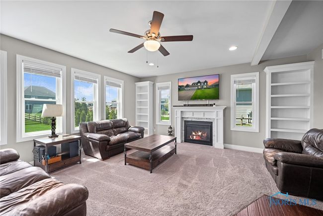 9575 Newbury Ln, House other with 4 bedrooms, 4 bathrooms and 3 parking in Whitehouse OH | Image 9