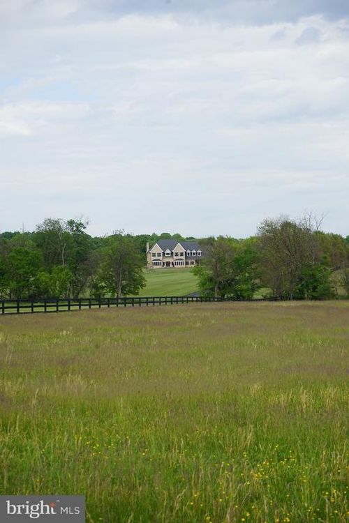 15028 Merritt Farm Ln, LEESBURG, VA, 20176-5718 | Card Image