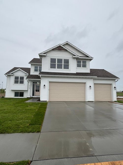 2309 Elk Run Dr Se, Pine Island, MN, 55963-2825 | Card Image
