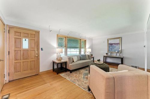 7501 Elliot Ave S, Richfield, MN, 55423-4565 | Card Image