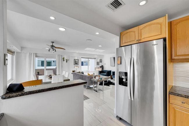 APT-401D - 2860 Ne 14 Th Street Cswy, Condo with 2 bedrooms, 2 bathrooms and null parking in Pompano Beach FL | Image 19