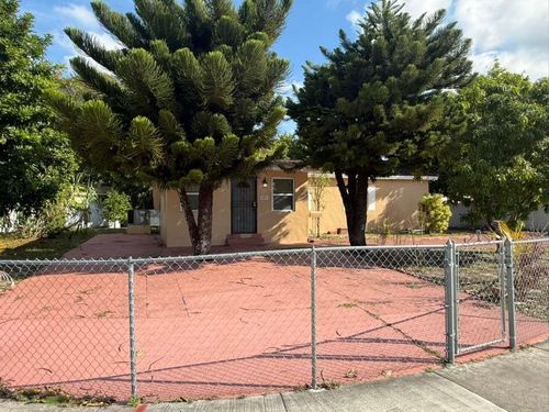 691 Nw 187th St, Miami, FL, 33169-3963 | Card Image