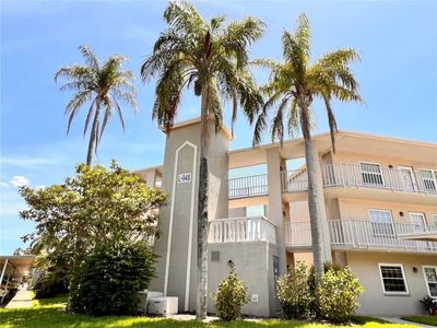 205 - 948 Virginia Street, Condo with 2 bedrooms, 2 bathrooms and null parking in Dunedin FL | Image 2