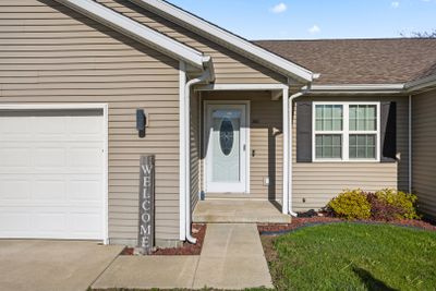 208 Augusta Court, Home with 3 bedrooms, 2 bathrooms and 2 parking in Fisher IL | Image 3