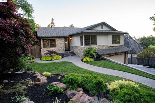 70 Saint James Pl, Piedmont, CA, 94611-3605 | Card Image