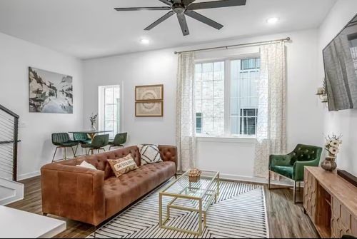 8-738 Douglas Ave, Nashville, TN, 37207-5538 | Card Image