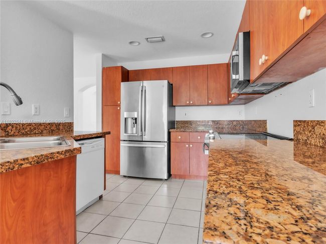 16628 Sw 47 Th Ter, Townhouse with 3 bedrooms, 3 bathrooms and null parking in Miami FL | Image 4