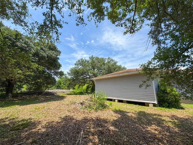403 Fern Ln, House other with 5 bedrooms, 2 bathrooms and 1 parking in Wharton TX | Image 20