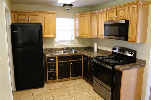 7002 Nw 50th St, Bethany, OK, 73008-2438 | Card Image