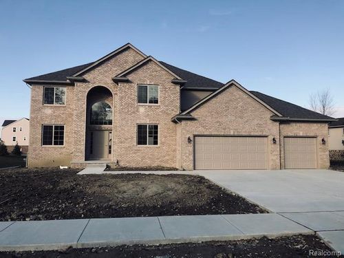 6831 John R Rd, Troy, MI, 48085-1052 | Card Image