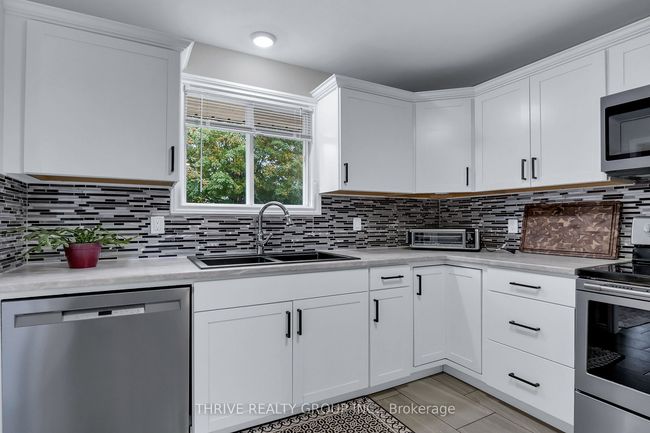 24 Portsmouth Rd, House other with 3 bedrooms, 2 bathrooms and 2 parking in London ON | Image 11