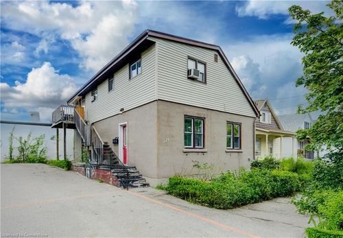 324 Maple Ave, Kitchener, ON, N2H4X1 | Card Image
