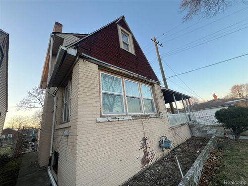 2126 S Deacon St, Detroit, MI, 48217-1637 | Card Image
