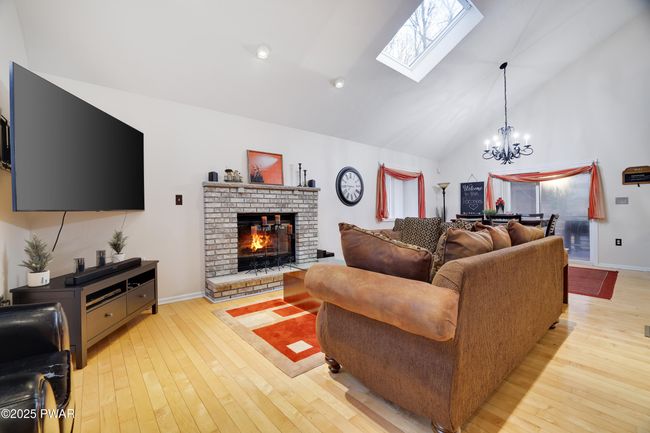 10- Living Room | Image 10