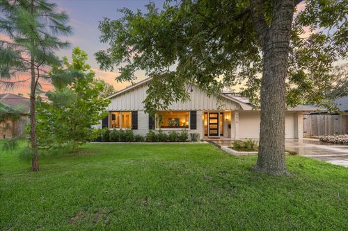 9015 Theysen Dr, Houston, TX, 77080-3024 | Card Image