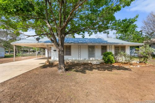 2804 Avenue I, Hondo, TX, 78861-3315 | Card Image