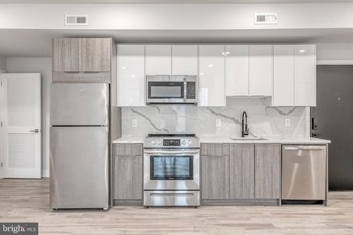 5-1518 N 8th St, PHILADELPHIA, PA, 19122-3504 | Card Image