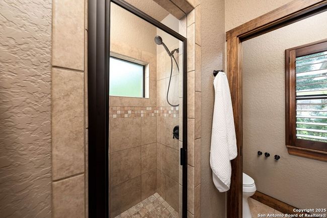 112 Juniper Pt, House other with 4 bedrooms, 5 bathrooms and null parking in Ingram TX | Image 28
