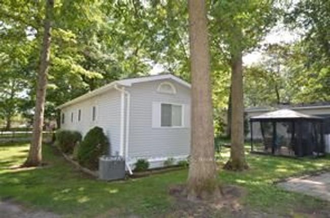 A-52 - 9910 Northville Cres, Home with 2 bedrooms, 1 bathrooms and 1 parking in Thedford ON | Image 4
