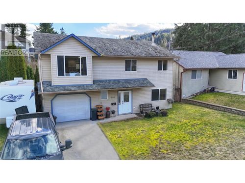 644 8th Street, Castlegar, BC, V1N4X1 | Card Image
