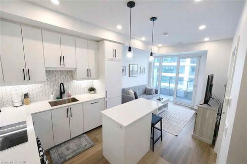 1701-15 Wellington Street S, Kitchener, ON, N2G0E4 | Card Image