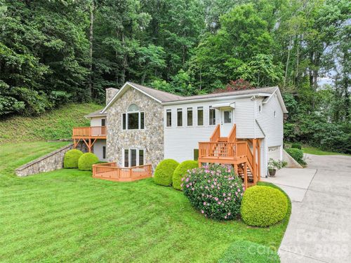 415 Knollwood Dr, Waynesville, NC, 28786-9170 | Card Image