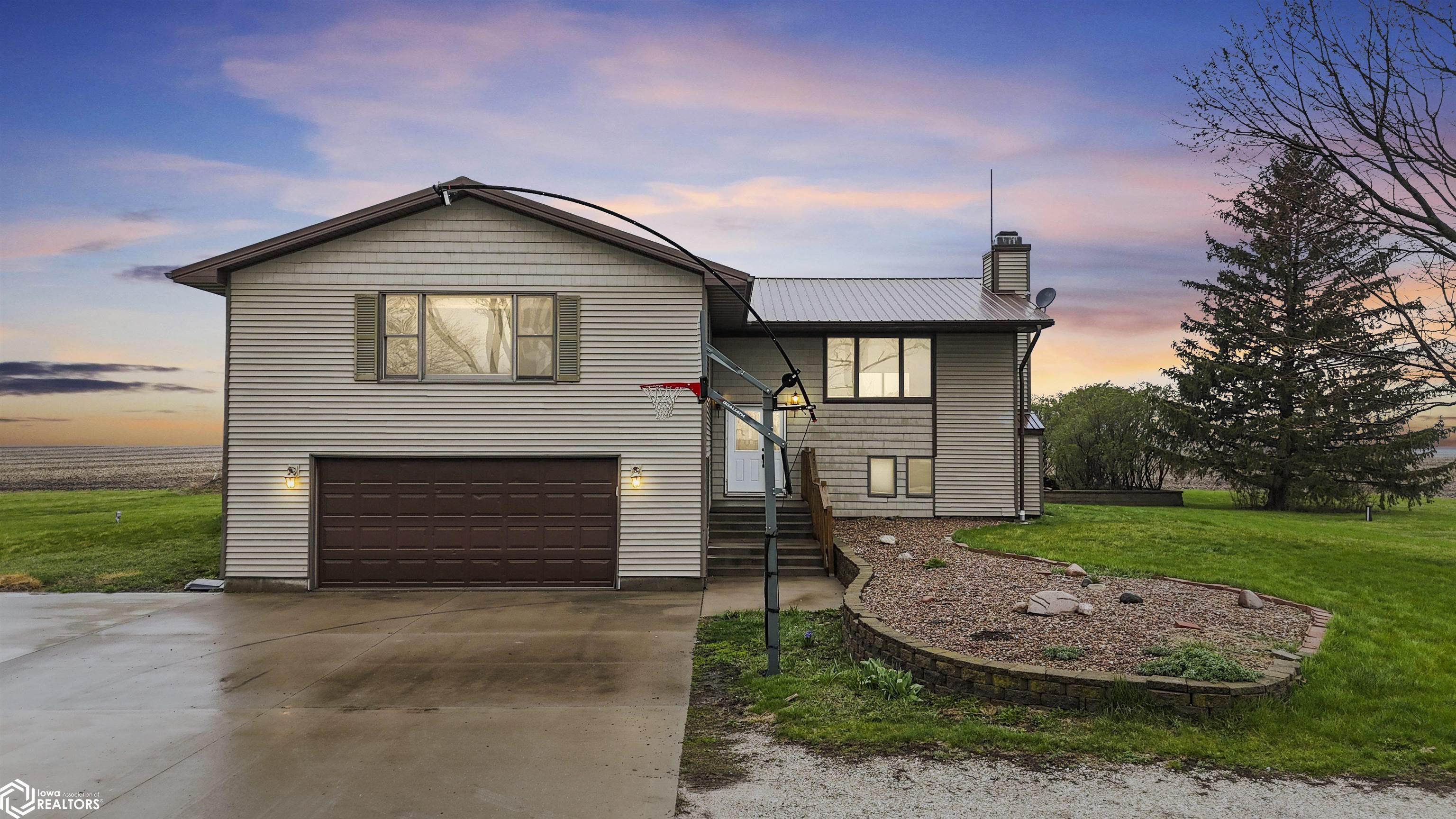 120th Ave, Mediapolis, IA 52637