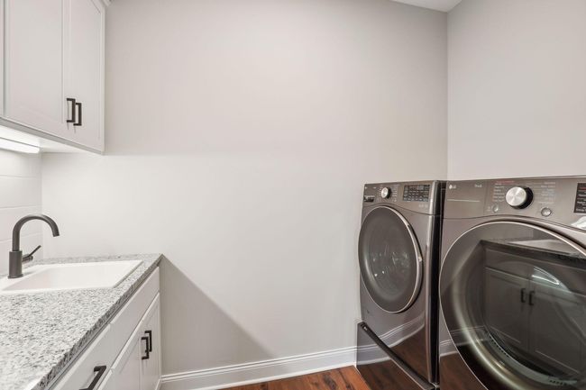 Main Floor Laundry | Image 34