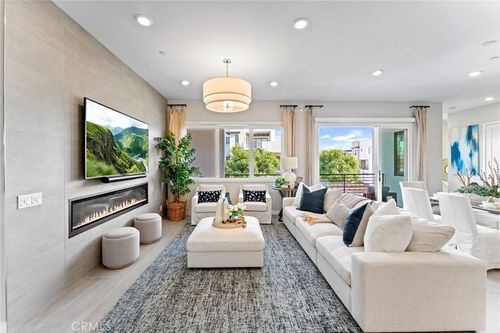 419 Transport, Tustin, CA, 92782-3761 | Card Image