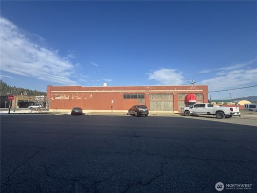 200 E 1st Street, Cle Elum, WA, 98922 | Card Image