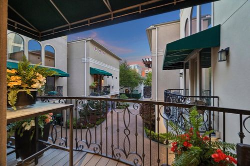 2415 W Main St, Houston, TX, 77098-3220 | Card Image