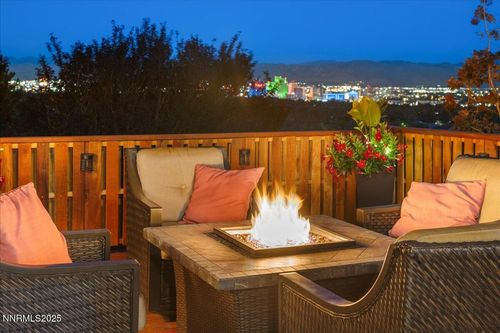 2980 Hacienda Dr, Reno, NV, 89503-1860 | Card Image