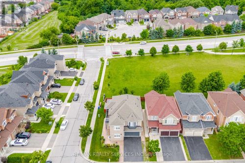 17 Pefferlaw Circle, Brampton (Bram West), ON, L6Y0K2 | Card Image